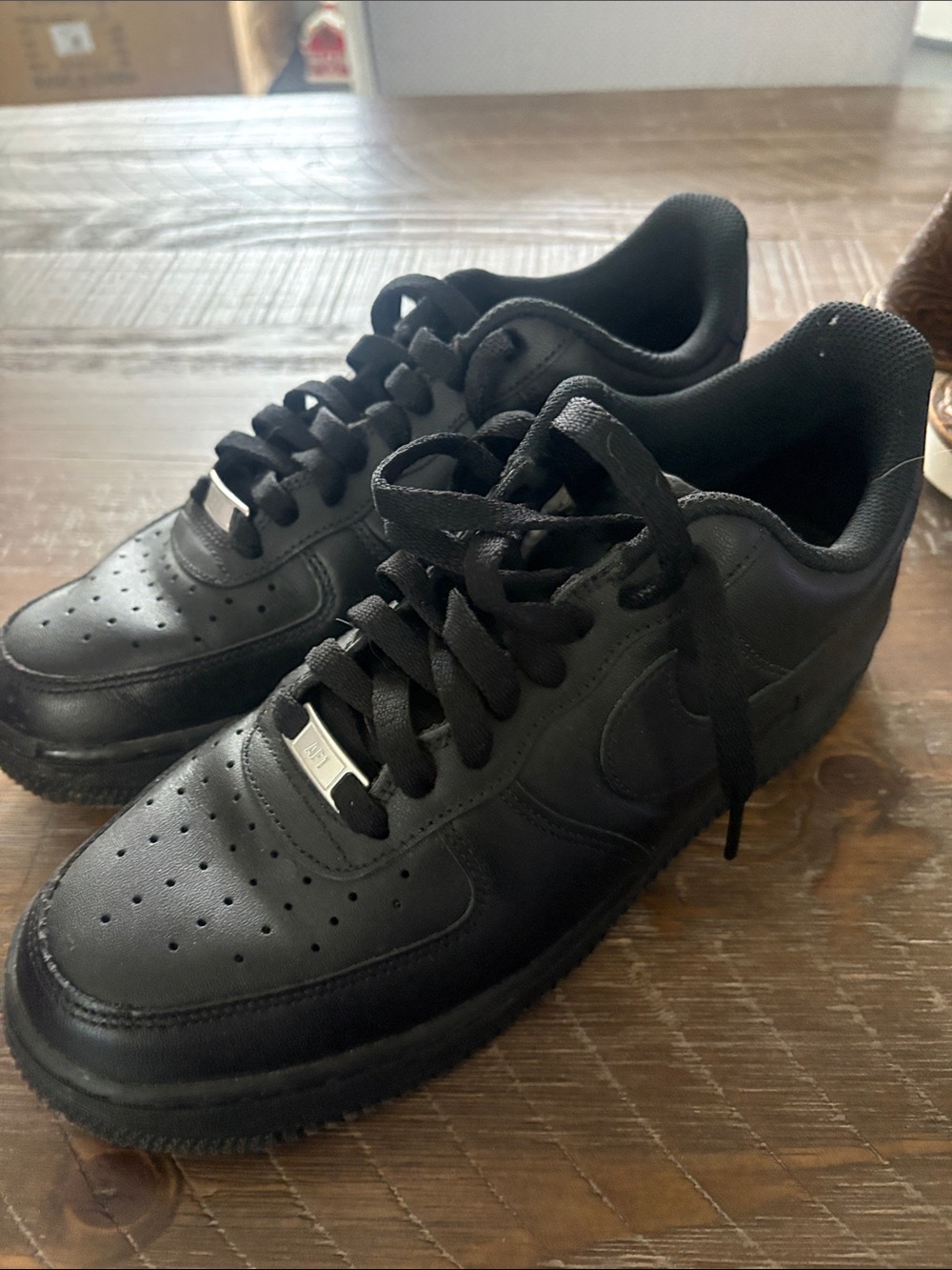 Nike Black Low-Top Leather Sneakers